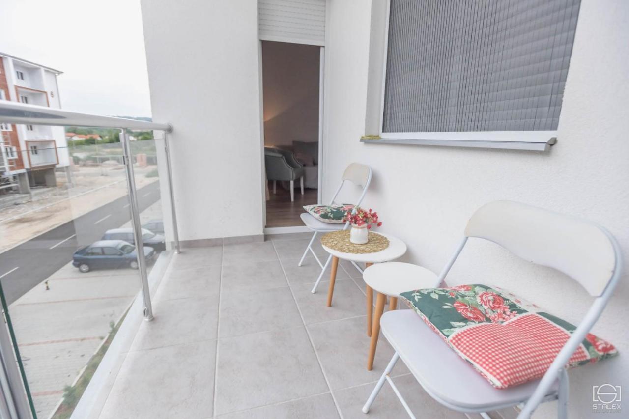 Apartman Lena Баня-Ковиляча Екстер'єр фото